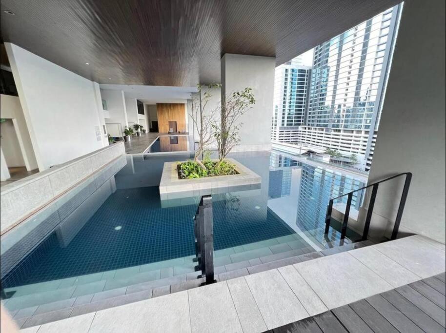 Klsentral-bangsar-midvalley-2-10pax-netflix-balcony-super Fast Internet Apartment Kuala Lumpur