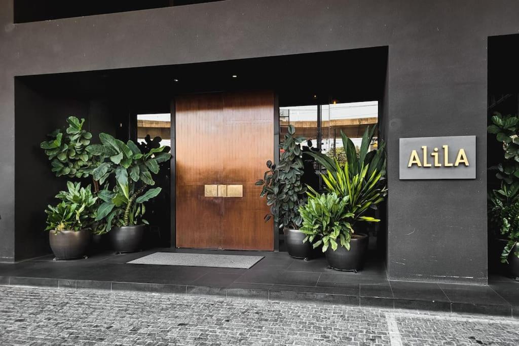 Klsentral-bangsar-midvalley-2-10pax-netflix-balcony-super Fast Internet Apartment *