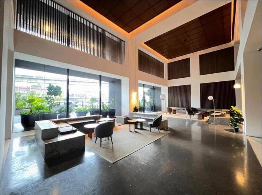 Klsentral-bangsar-midvalley-2-10pax-netflix-balcony-super Fast Internet Apartment Kuala Lumpur